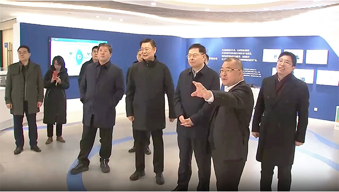 青島市委副書記、市長趙豪志調(diào)研青源峰達太赫茲關(guān)鍵技術(shù)研發(fā)和科技成果轉(zhuǎn)化工作